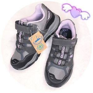 NEW M.A.P. Kids Rappel Girls Hiking Sneaker Size 2